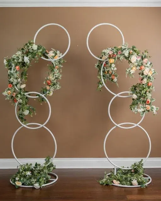 Circles Iron Backdrop